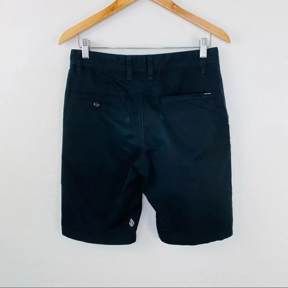 Volcom black shorts young men size 28